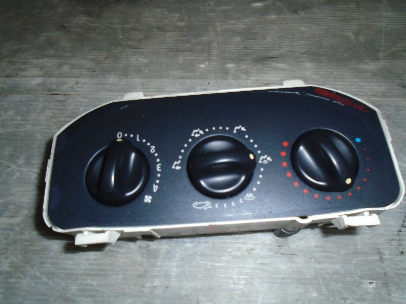 Clio II  98-05 | ovládání topení