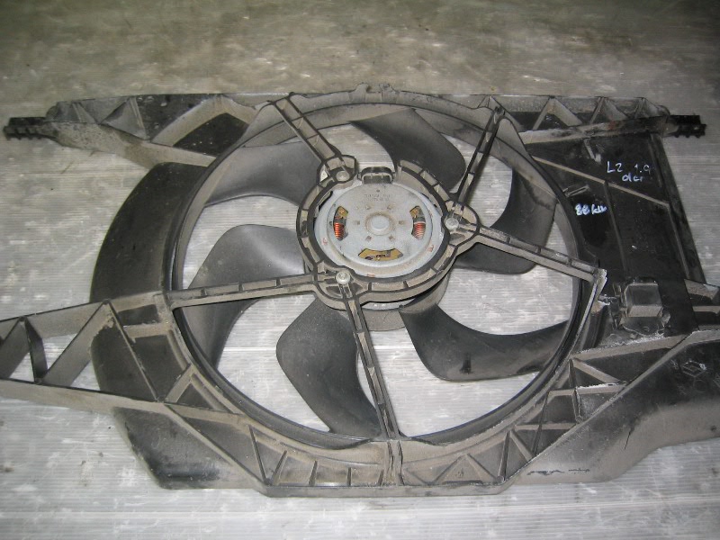 Laguna II  01-07 | ventilátor chladiče-sahara